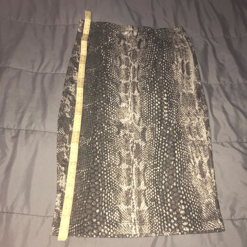 Long pencil skirt